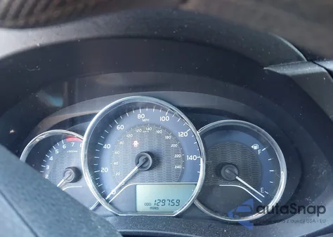 2015 Toyota Corolla Le Plus z USA, uszkodzony, nr VIN 2T1BURHEXFC428433